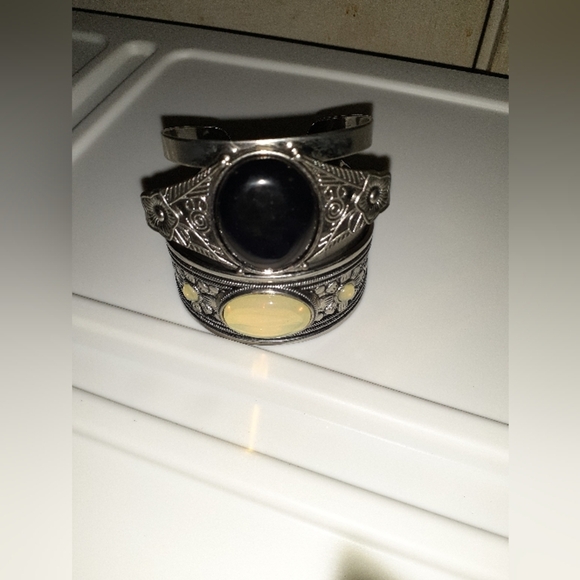 Sage- Like Moonstone Statement Bracelet - Picture 7 of 11